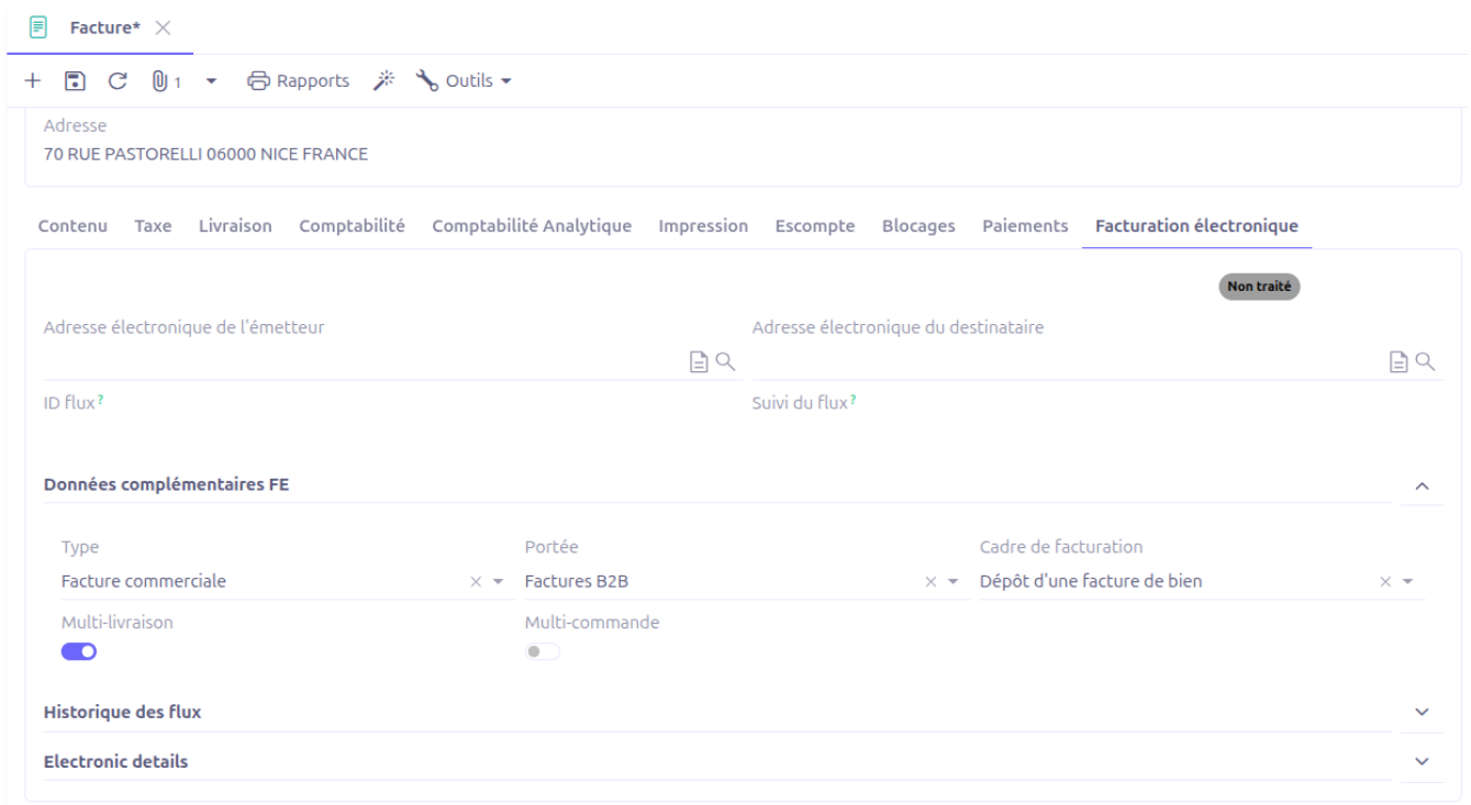 Panneau E-Invoicing sur le formulaire de la facture : statuts, adresses électroniques, identifiants PA et historique des flux.